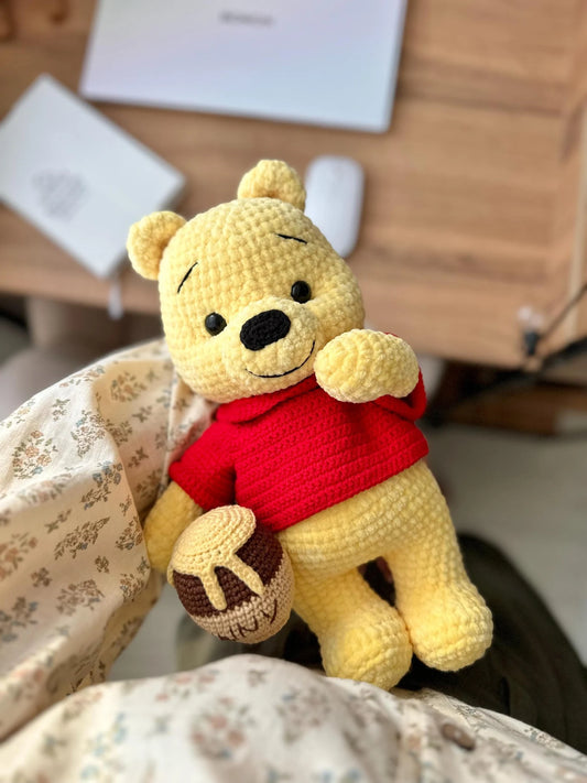 Winnie the pooh crochet pattern / Adorable plus toy amigurumi pattern / Handmade crochet gifts / Crochet plushies / PDF pattern / DIY gifts